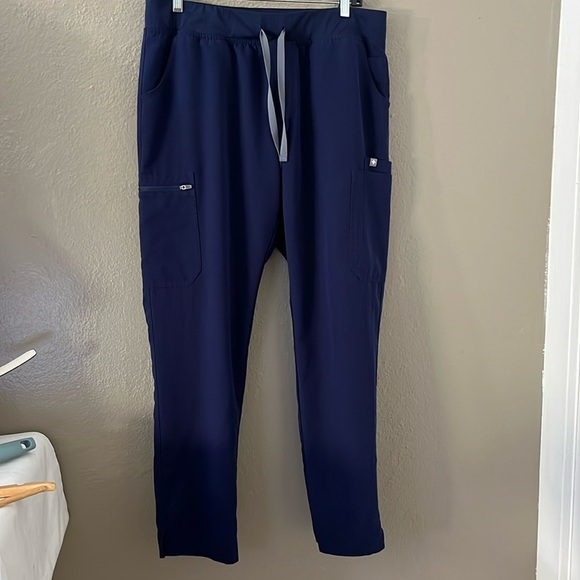 FIGS Yola Scrub Pants Yoga Style Size L | Navy High-Waisted, Comfortable Fit - Picture 12 of 12